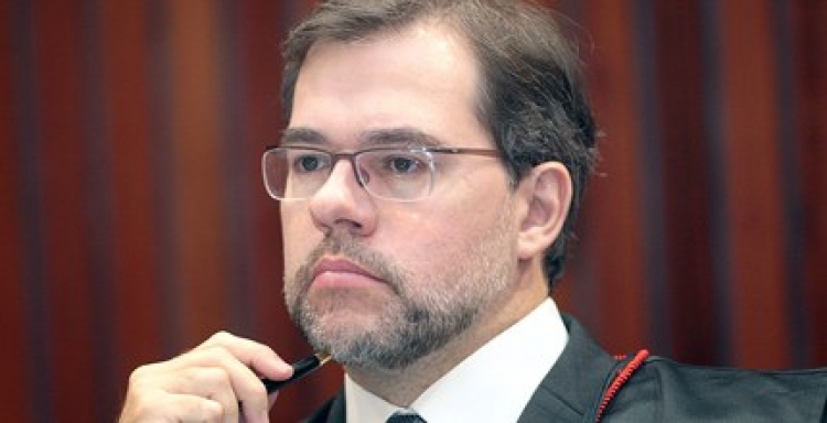 TSE: Reprova&ccedil;&atilde;o de contas de campanha n&atilde;o impede candidaturas