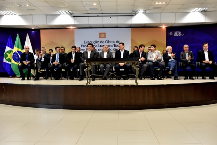 Minist&eacute;rio destina R$ 284 mi para levar energia a 18 mil fam&iacute;lias